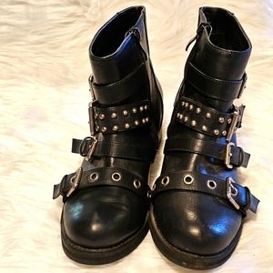 VERY VOLATILE black Koba fashion boots sz 6.5